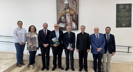 CATÓLICOS EN SEVILLA – La Hermandad de la Sagrada Resurrección crea una beca de estudios para la Facultad de Teología de Sevilla