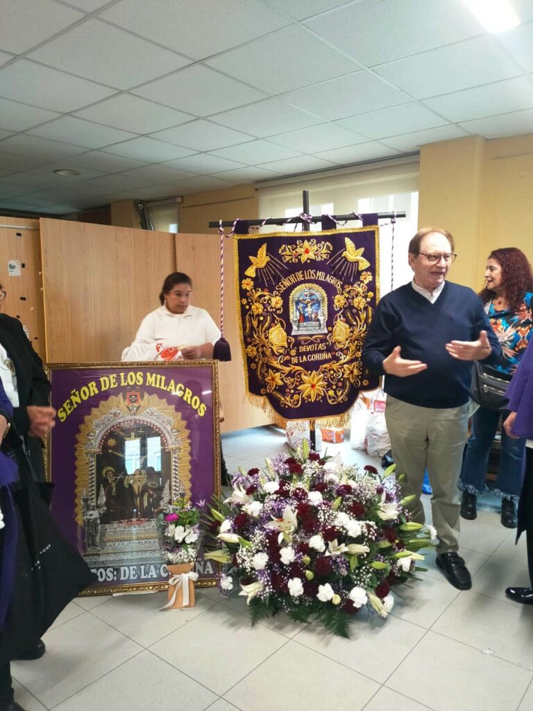 CATÓLICOS EN LA CORUÑA – Celebración del Señor de los Milagros a Cristo Crucificado de un grupo de Peruanos