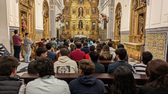 SEVILLA – La iglesia Santa Clara acogió la X Vigilia Universitaria de Oración