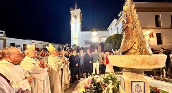 SEVILLA – El arzobispo bendice un monumento a la Virgen del Rocío en Carrión de los Céspedes por el centenario de su hermandad