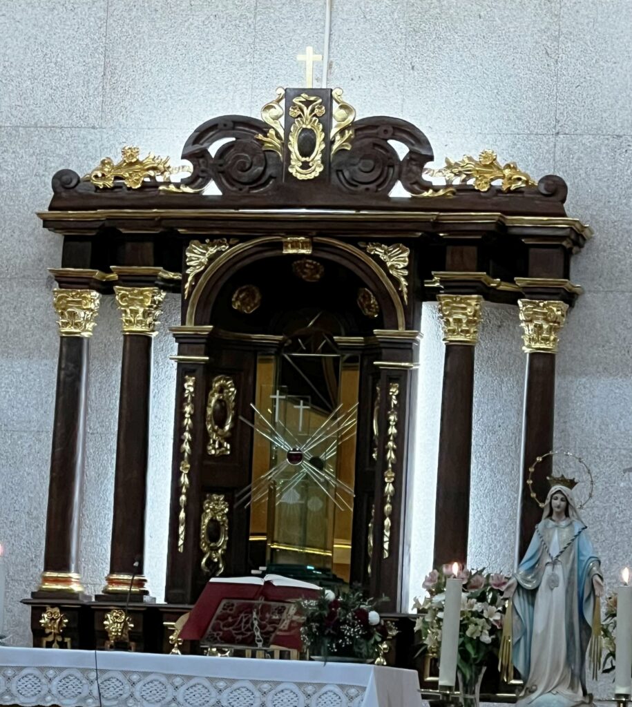 CATÓLICOS EN LA CORUÑA – Restauración del Retablo de la Parroquia de San Francisco Javier
