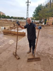 CATÓLICOS EN MADRID – El P. Juan Muñoz parte de Barcelona a Valencia para llevar a JesucristoSin Autor
