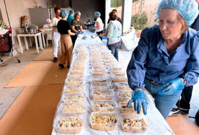 CATÓLICOS EN VALENCIA – El Centro Social de San Josemaría Escrivá de Valencia reparte más de 3.000 raciones de comida en las zonas afectadas