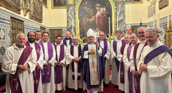 CATÓLICOS EN SEVILLA – Monseñor Valdivia en la Universidad de Curas: “En la Eucaristía se nos vincula con el cielo, nuestra verdadera patria”