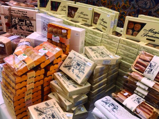 CATÓLICOS EN SEVILLA – La Parroquia de San Sebastián colabora con la venta de dulces de conventos