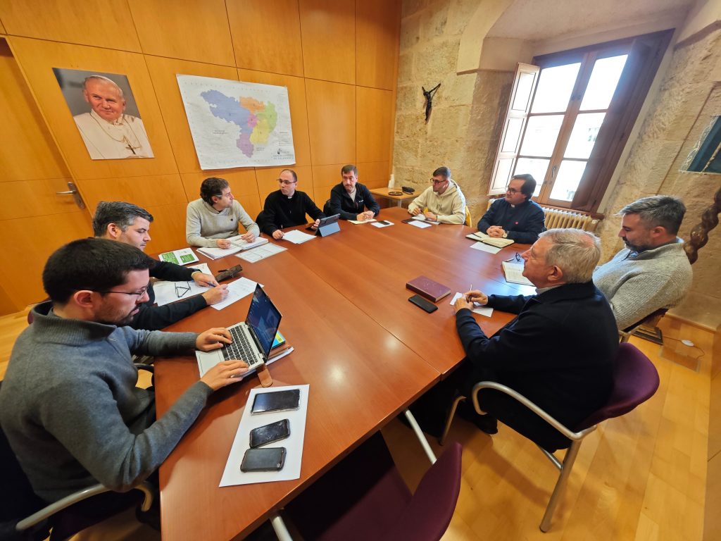 CATÓLICOS EN ÁVILA – Reunión regional de Pastoral Juvenil para planificar el curso