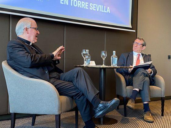 CATÓLICOS EN SEVILLA – El arzobispo inaugura los Encuentros en Torre Sevilla de COPE y CEU