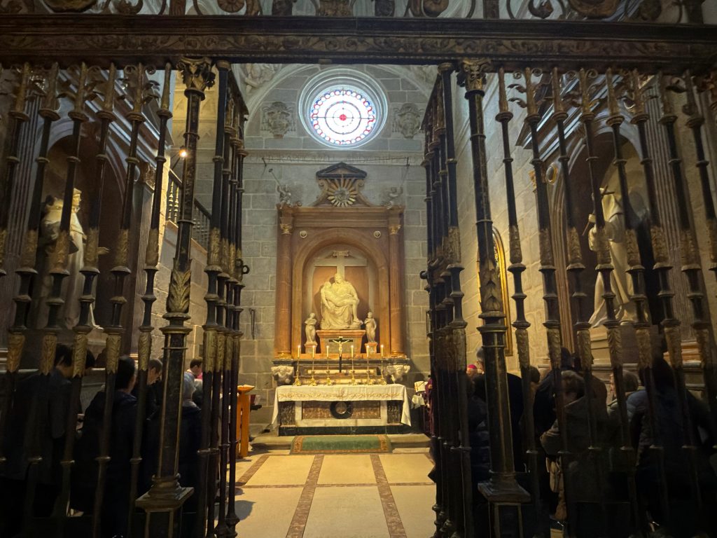 CATÓLICOS EN ÁVILA – Finaliza la restauración de la capilla de la Piedad en la Catedral, que cuenta con un espacio de enterramiento para obispos