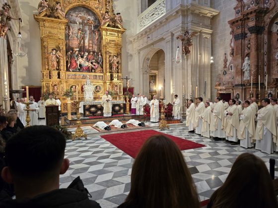 CATÓLICOS EN SEVILLA – La Archidiócesis de Sevilla cuenta con tres nuevos diáconos permanentes