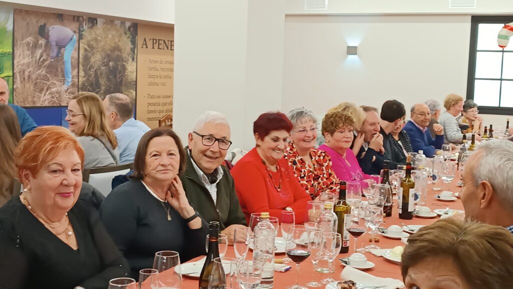CATÓLICOS EN LA CORUÑA – Comida de Navidad del Coro Parroquial