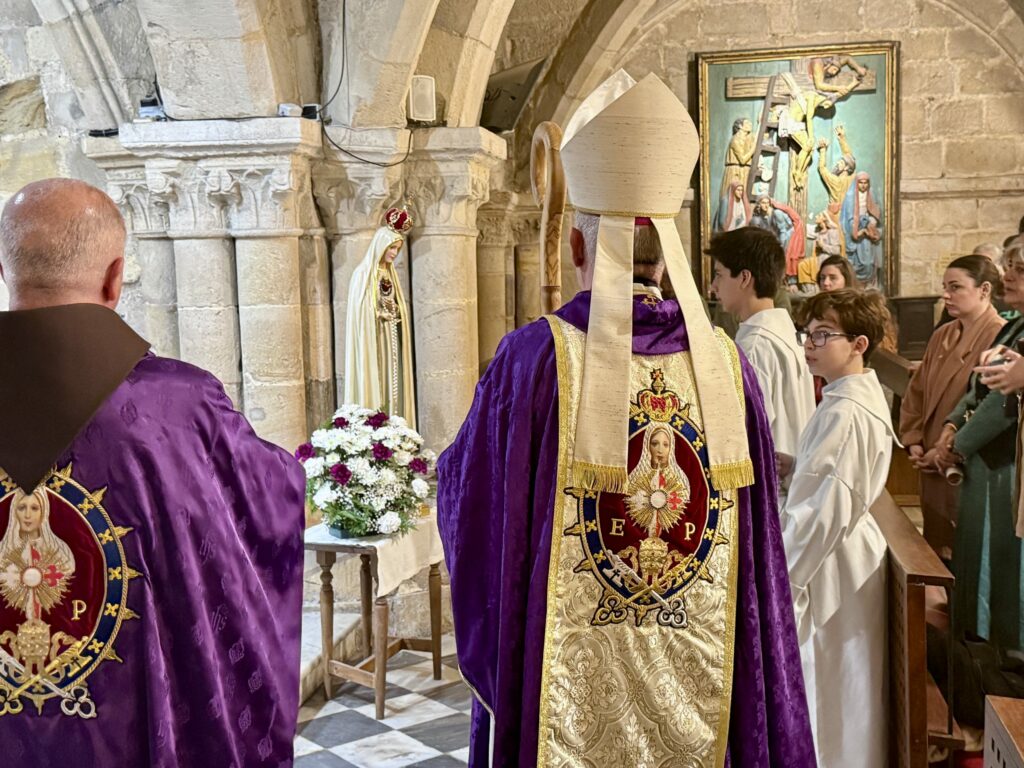 CATÓLICOS EN CANTABRIA – Los Heraldos del Evangelio visitan nuestra diócesis: Santa Misa y Consagración