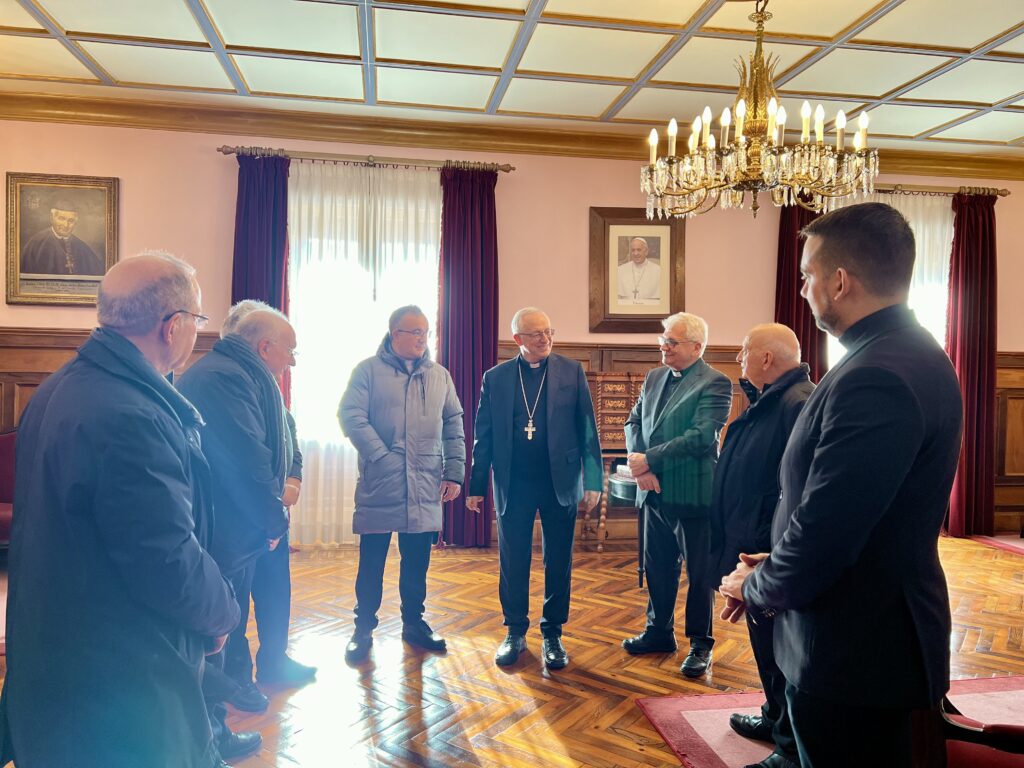 CATÓLICOS DE LUGO – El Obispo recibe al Cabildo