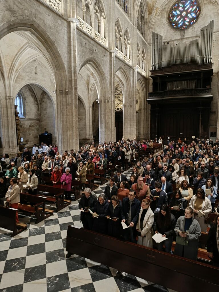 CATÓLICOS DE ASTURIAS – 295 personas se han inscrito este año en el Catecumenado de Adultos