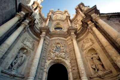 CATÓLICOS EN VALENCIA – La Iglesia de Valencia pone autobuses a disposición de los familiares de los fallecidos en las poblaciones de la DANA para asistir a la Misa funeral