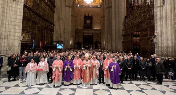 CATÓLICOS EN SEVILLA – Monseñor Saiz Meneses preside la clausura del II Encuentro nacional de Hermandades del Pilar