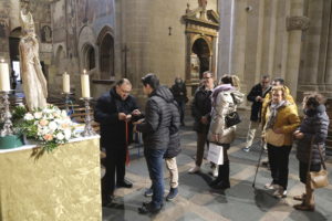 CATÓLICOS EN SALAMANCA – La Catedral bendice este lunes las gargantillas de San Blas en la eucaristía de las doce
