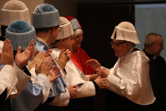 CATÓLICOS EN SEVILLA – La Facultad de Teología San Isidoro inviste a sus tres primeros doctores honoris causa