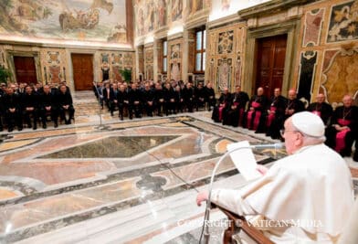 CATÓLICOS EN VALENCIA – Papa Francisco: “En Valencia hay gente rota, repártanles pedazos de ustedes mismos, ser sacerdote es hacerse barro en el llanto del pueblo”