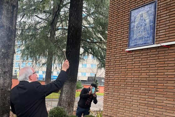 CATÓLICOS EN SEVILLA – Bendición de un azulejo de la patrona de Sevilla en la Nunciatura Apostólica