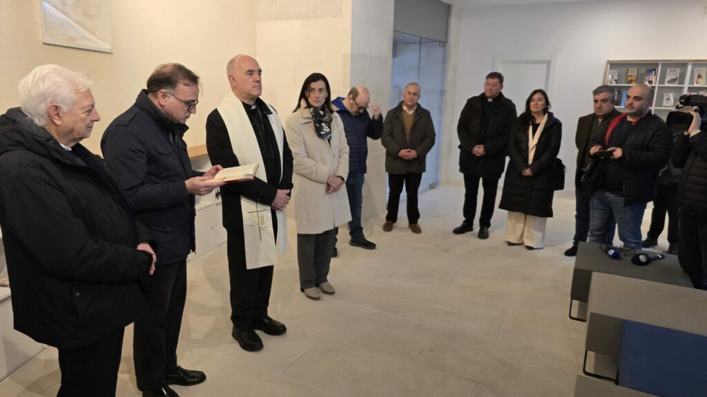 CATÓLICOS EN CANTABRIA – Inaugurado el Bastión de la Catedral, futura oficina del peregrino y nueva sede de la librería de pastoral