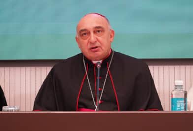 CATÓLICOS EN VALENCIA – El arzobispo de Valencia asegura que “la absolutización de los textos es lo que lleva a los fundamentalismos en la vida social y eclesial”