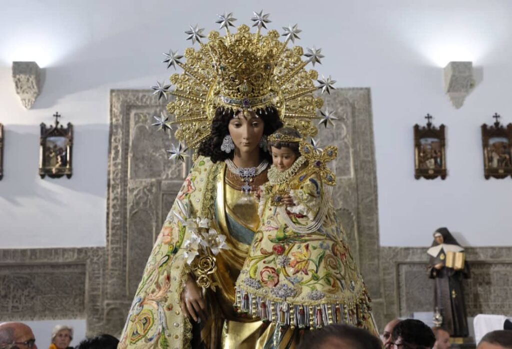 CATÓLICOS EN VALENCIA – Sevilla recibe con “enorme cariño y devoción” la primera visita de la imagen peregrina de la Virgen de los Desamparados