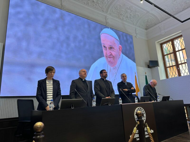 CATÓLICOS EN VALENCIA – Mons. Benavent: «El compromiso del cristiano por la fraternidad universal o por la justicia social es una expresión de amor»