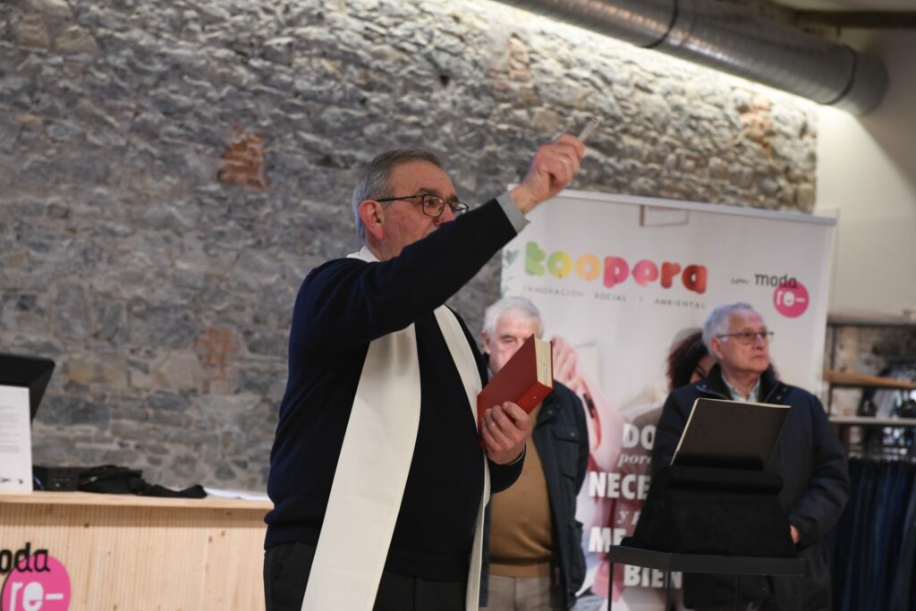 CATÓLICOS DE ASTURIAS – Cáritas inaugura una nueva tienda Koopera en Gijón