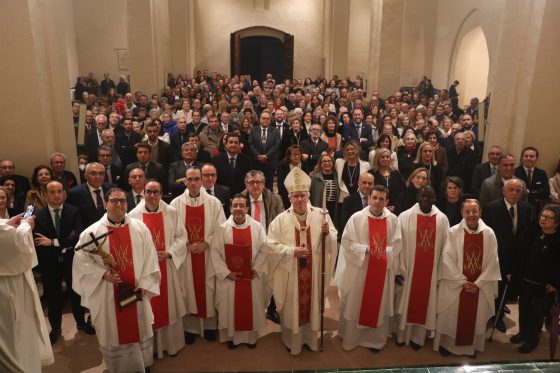 CATÓLICOS EN SEVILLA – Mons. Saiz en la reapertura de San Pedro de Sanlúcar: «Este es un espacio sagrado de encuentro con Dios»