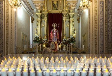 CATÓLICOS EN VALENCIA – El barrio de Russafa honra a San Blas con misas y la veneración de su reliquia en la parroquia de San Valero
