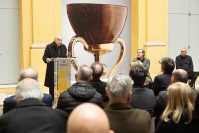 CATÓLICOS EN VALENCIA – El Arzobispo asiste a la presentación del Centro de Interpretación del Santo Cáliz