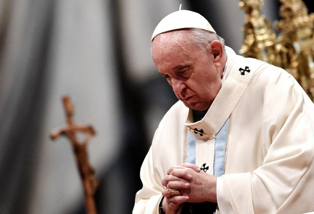 CATÓLICOS EN ÁVILA – Mons. Jesús Rico pide oraciones por la salud el Papa Francisco
