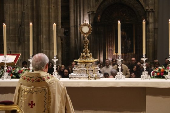 CATÓLICOS EN SEVILLA – Adoración Eucarística Diocesana el próximo viernes 28 de marzo
