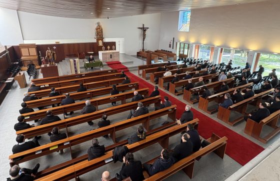 CATÓLICOS EN SEVILLA – Mons. Saiz al clero de Sevilla: “Que el centro de nuestra vida sacerdotal sea Cristo, quien llena el corazón”