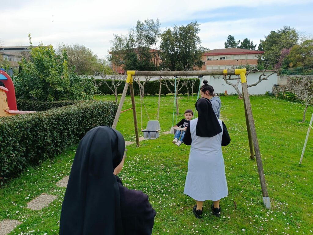 CATÓLICOS DE ASTURIAS – La Casa de la Guía, en Gijón, «abrazando la vida»
