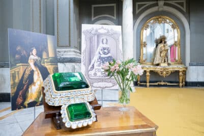 CATÓLICOS EN VALENCIA – La  Virgen de los Desamparados estrenará en la Ofrenda una réplica de la joya regalada por Isabel II a la Mare de Déu