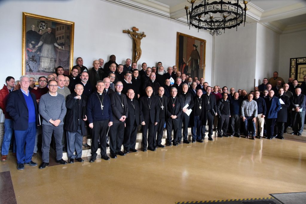 CATÓLICOS EN ÁVILA – Las diócesis de Iglesia en Castilla decidirán finalmente la renovación de sus estructuras evangelizadoras con la celebración de una gran asamblea común, prevista para 2026