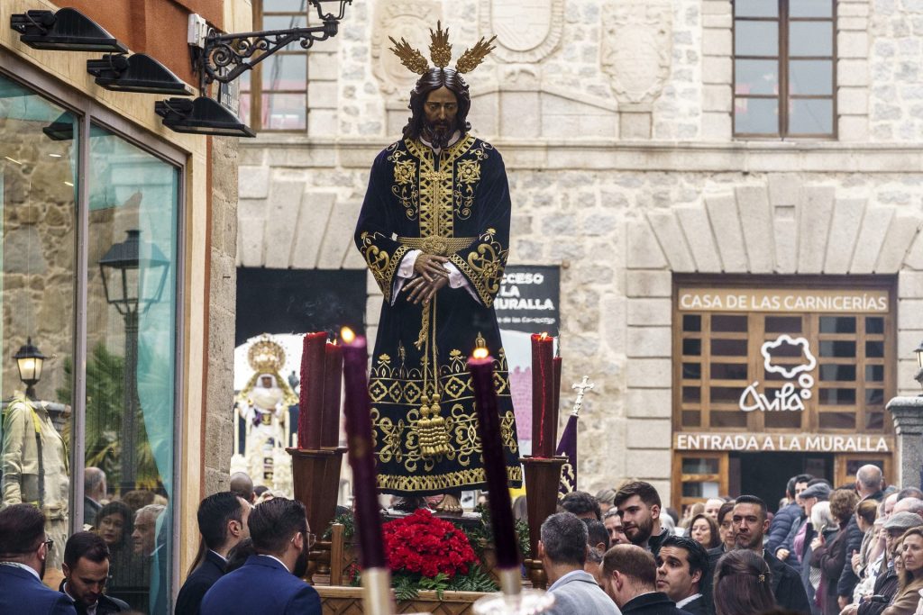 CATÓLICOS EN ÁVILA – Viacrucis extraordinario este viernes por el aniversario de la Hermandad de la Estrella