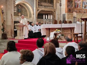 CATÓLICOS EN SALAMANCA – El obispo invita a acoger el amor sin límites de Cristo y responder con un servicio humilde