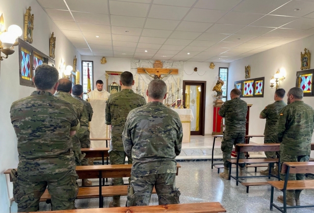 ARZOBISPADO CASTRENSE – Misa por el Eterno descanso del Papa Francisco en el Acuartelamiento de Camposoto