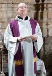 CATÓLICOS EN VALENCIA – Edgar Esteve, delegado de Liturgia: «Hemos vivido un pontificado brillante que ha llegado al corazón de creyentes y no creyentes”