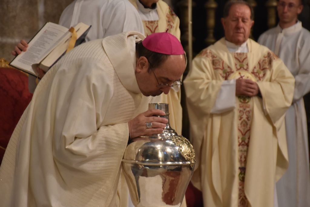 CATÓLICOS EN ÁVILA – Mons. Rico García preside la Misa Crismal y el Triduo Pascual en la Catedral del Salvador