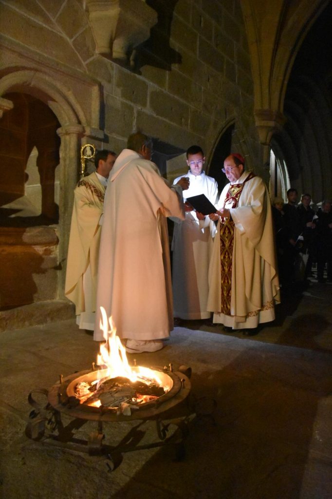CATÓLICOS EN ÁVILA – «No hay que buscar a Jesús en el sepulcro, sino en la vida»