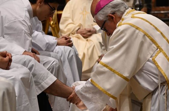 CATÓLICOS EN SEVILLA – Mons. Saiz: «La Eucaristía es fuente y culminación de toda la vida cristiana»