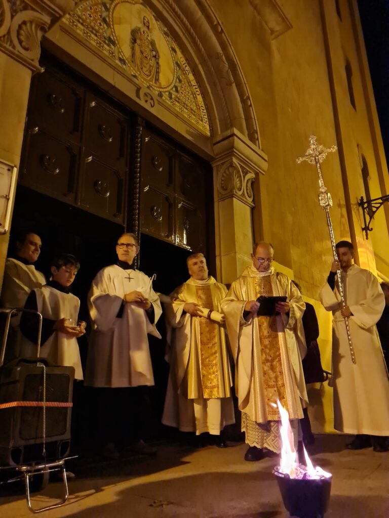 CATÓLICOS EN BARCELONA – SÁBADO SANTO
