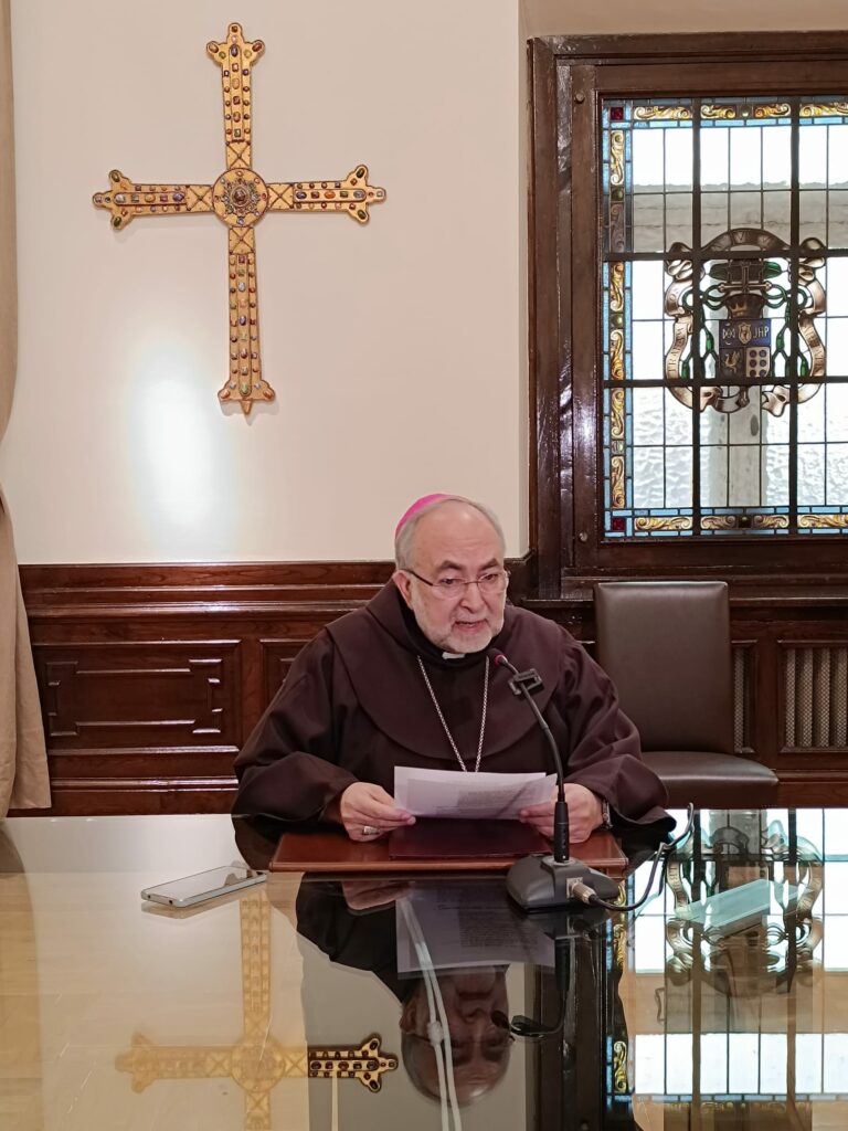 CATÓLICOS DE ASTURIAS – Mons. Jesús Sanz, ante los medios de comunicación con motivo del fallecimiento del Papa