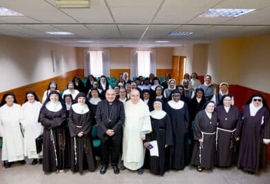 CATÓLICOS EN VALENCIA – El Arzobispo se reúne con la Vida Contemplativa de la archidiócesis