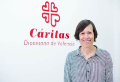 CATÓLICOS EN VALENCIA – Aurora Aranda, directora de Cáritas Valencia: “Un Papa misionero tiene sin duda una mirada ya cercana a las personas y realidades más vulnerables”