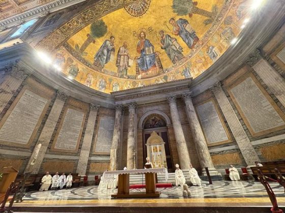 CATÓLICOS EN SEVILLA – Eucaristía en la Basílica San Pablo Extramuros