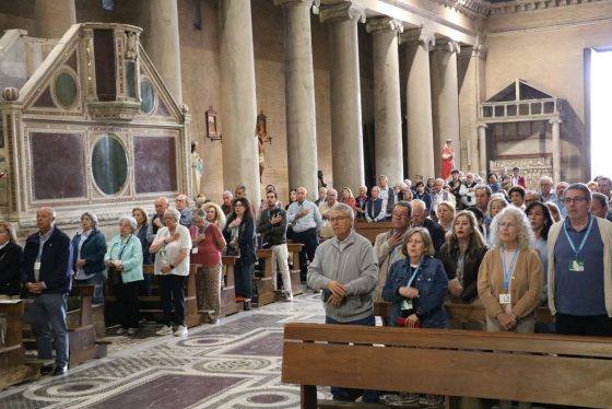 CATÓLICOS EN SEVILLA – Última cita de la peregrinación diocesana a Roma en San Lorenzo Extramuros